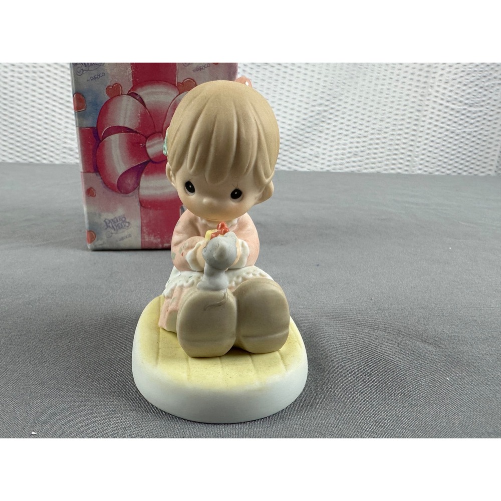 Enesco Precious Moments Sharing the Season with You 3" Porcelain Figure‎ 2001